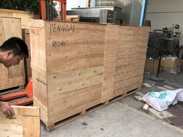 wooden case packing for filling line (2).jpg