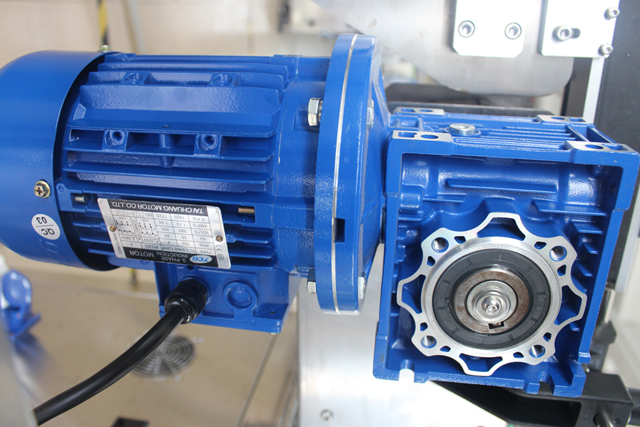 MOTOR.JPG
